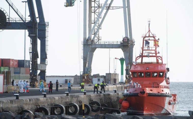 Interceptadas tres pateras con 29 inmigrantes a bordo en aguas de la Región de Murcia