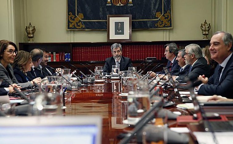 El Pleno del CGPJ avala  fracturado la idoneidad del sustituto de Delgado