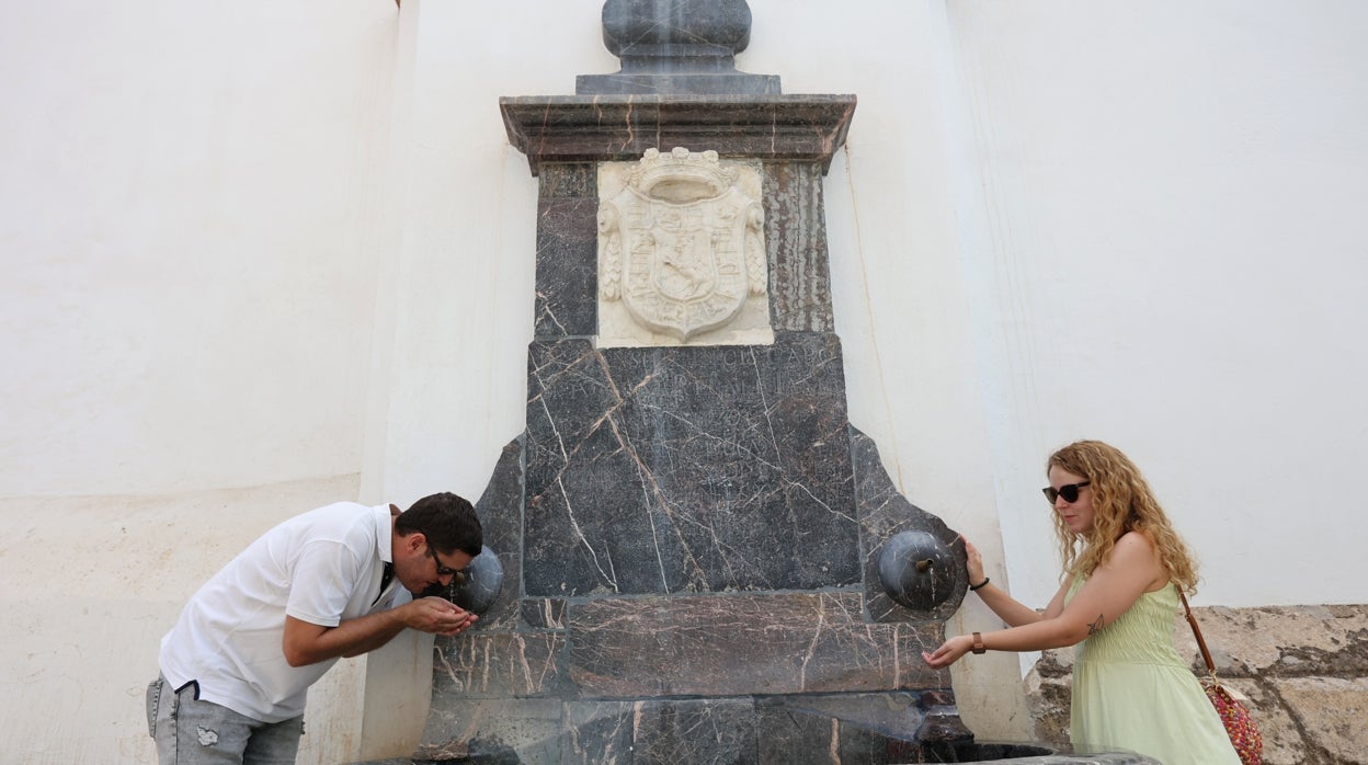 Una ola de calor sin fuentes en la calle: las capitales andaluzas obligadas a debatir su modelo urbanístico