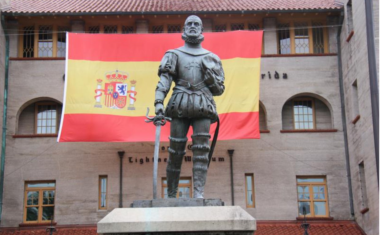 Estatua de Pedro Menéndez de Avilés, fundador de la primera ciudad de Estados Unidos