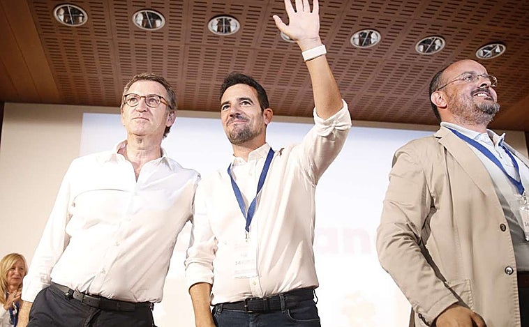 Feijóo alienta al PP catalán a luchar para que Cataluña deje de proyectar desprestigio
