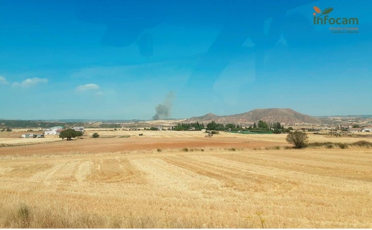 Un incendio fuerza el desalojo de los vecinos de Espinosa de Henares