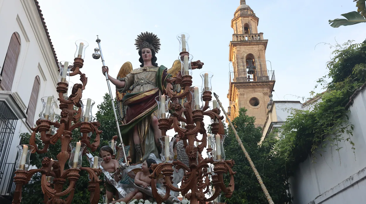Las imágenes de santos se unen al buen momento de las procesiones en Córdoba