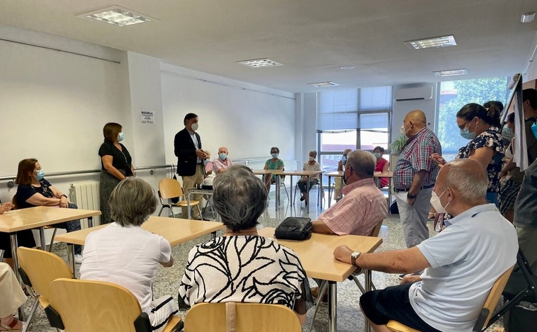 Salamanca contará con 'cafés-tertulia' que combatan la soledad de las personas mayores