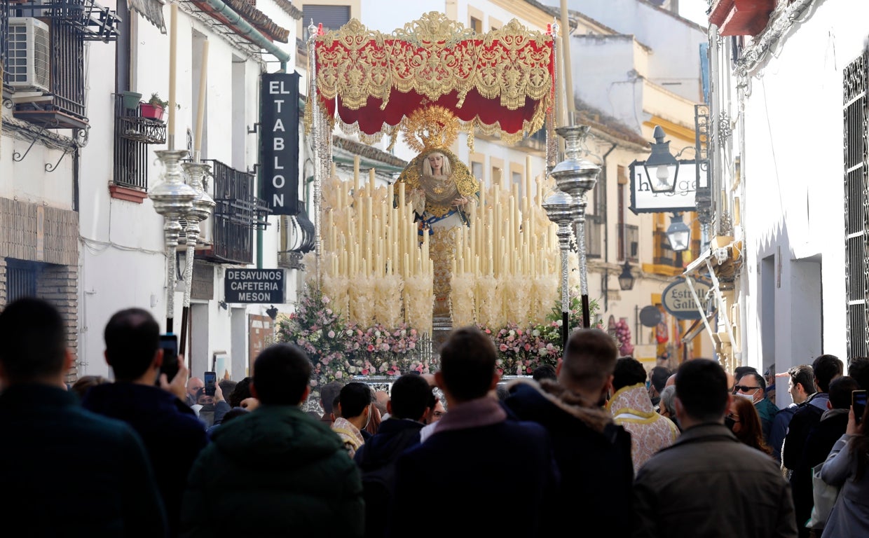 Palio de la Virgen de la Salud, en noviembre, durante la procesión extraordinaria por el control de la pandemia