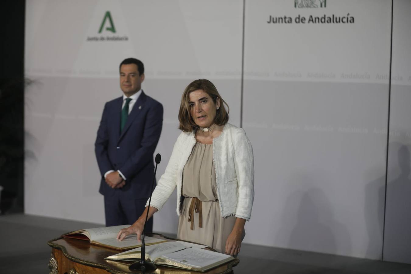 Foto de familia y toma de posesión de los nuevos consejeros de la Junta