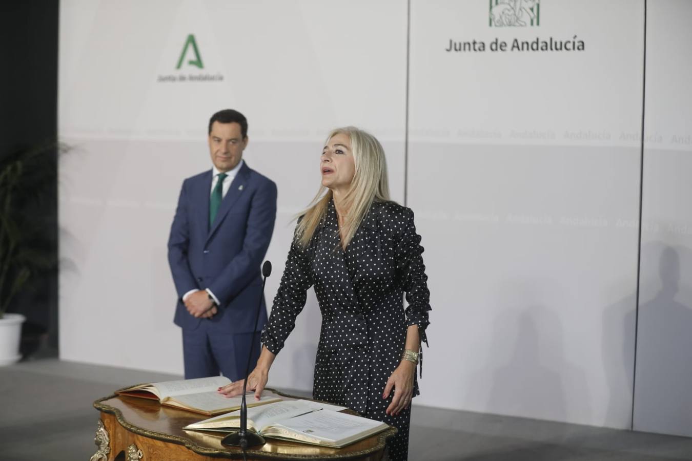 Foto de familia y toma de posesión de los nuevos consejeros de la Junta