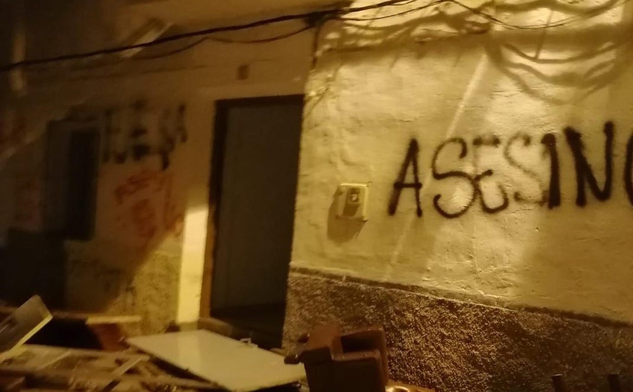 Casa de una familia de etnia gitana destrozada durante los altercados