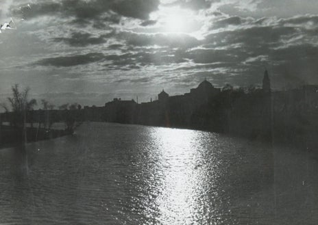 Imagen secundaria 1 - Cuando Córdoba se bañaba en el río Guadalquivir