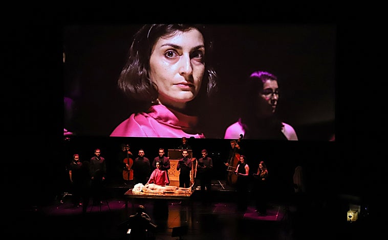 Imagen principal - Varios momentos de 'Extinción'