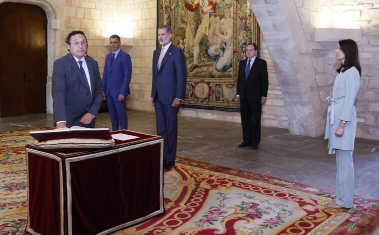 García Ortiz promete su cargo ante el Rey en el Palacio de la Almudaina de Palma