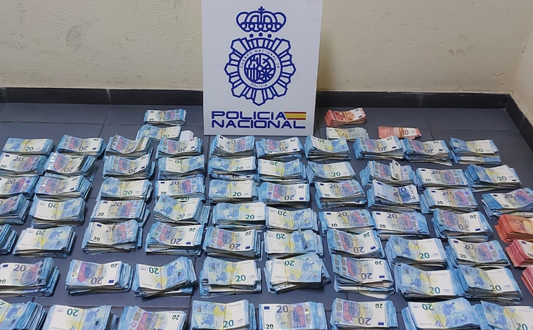 La Policía le incauta 275.000 euros en efectivo a un hombre en Las Palmas