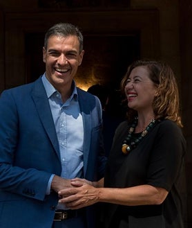 Imagen secundaria 2 - Pedro Sánchez durante su jornada este lunes, su encuentro con el Rey, la toma de posesión de García Ortiz como fiscal general y su encuentro con la presidenta balear, ya sin corbata
