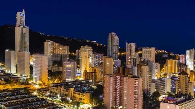 Panorámica de Benidorm por la noche