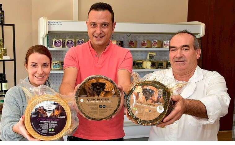 Dos quesos de Villarejo de Fuentes logran el máximo galardón en los Great Taste Awards