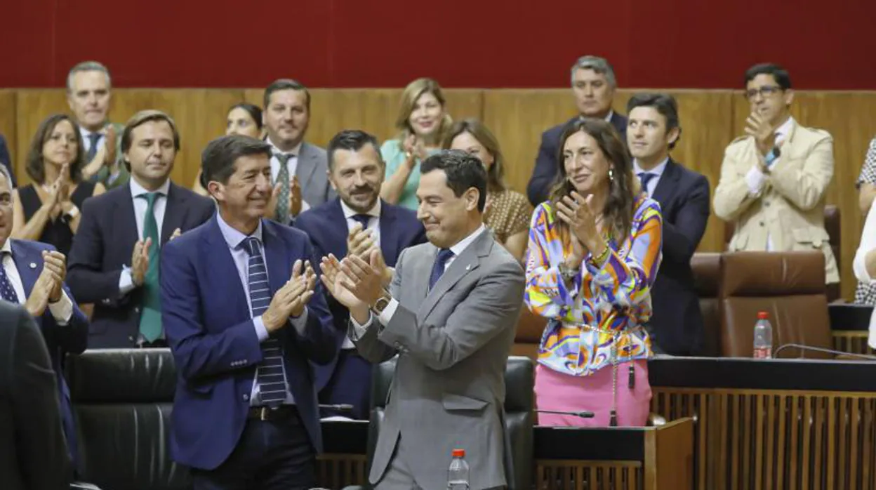 El Gobierno andaluz del PP repesca a seis altos cargos de Ciudadanos