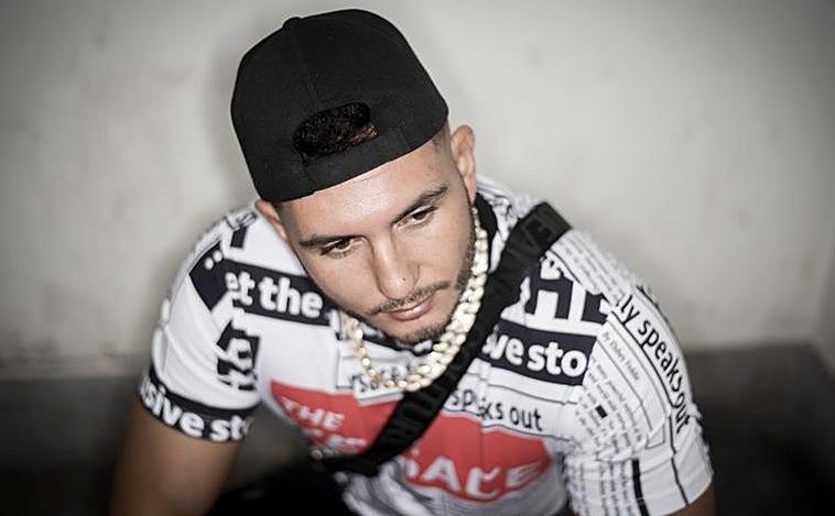 Denunciado el cantante Omar Montes por infringir varias normas de tráfico en la plaza de Colón