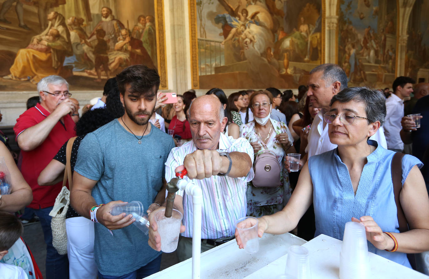 Todas las imágenes: Vuelve la alegría por el agua de la Virgen del Sagrario, patrona de Toledo