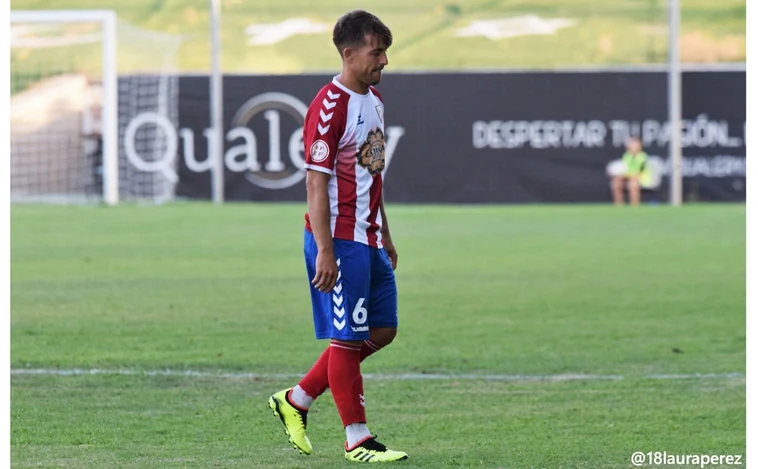 Álvaro Antón, el futbolista con la mala suerte por castigo