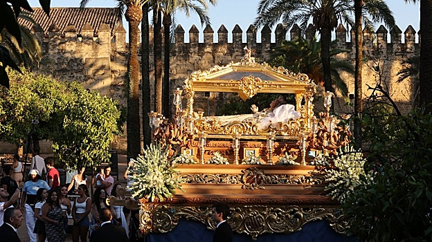 La Virgen de Acá, por el Alcázar