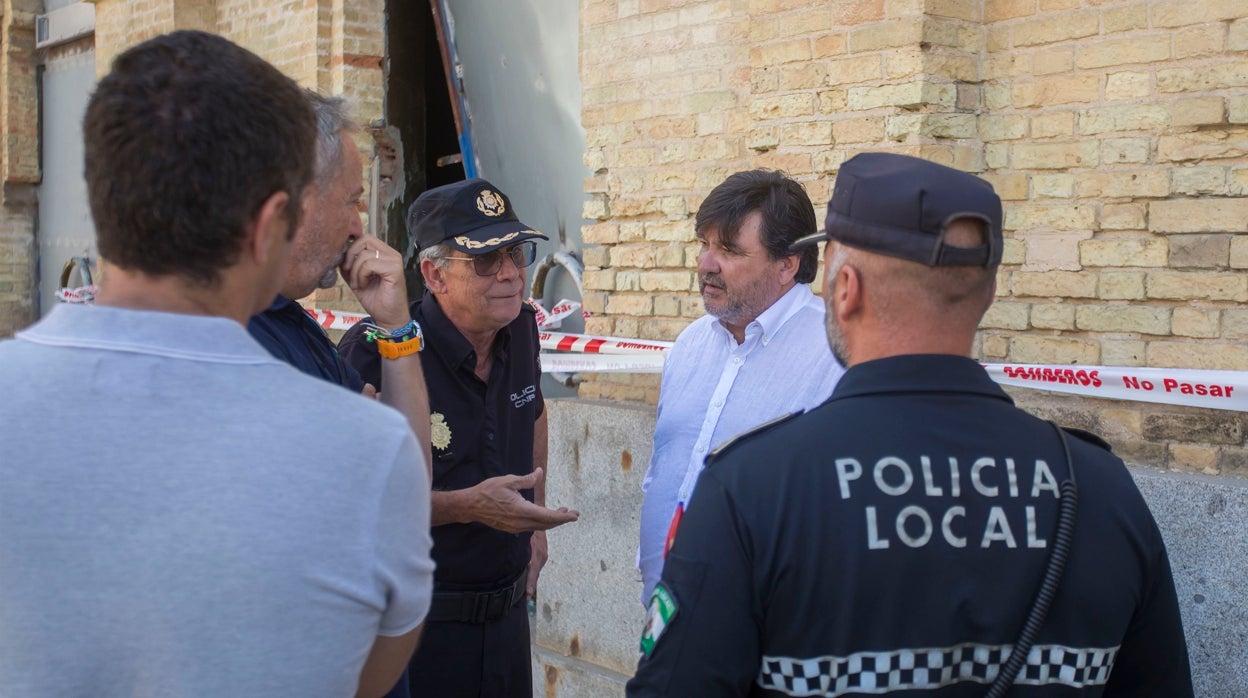 El alcalde de Huelva acusa a Adif de querer «especular» con la antigua estación de tren