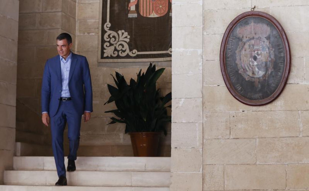 El presidente del Gobierno, Pedro Sánchez, en Palma de Mallorca tras el despacho con Felipe VI