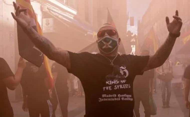 Los neonazis de Bastión Frontal acumulan denuncias de Fiscalía por odio a musulmanes y menas y agresión a policías