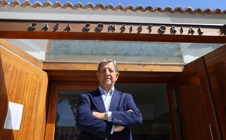 Luis Partida , el alcalde madrileño que gana desde 1979 por mayoría absoluta: «No es bueno no tener oposición»