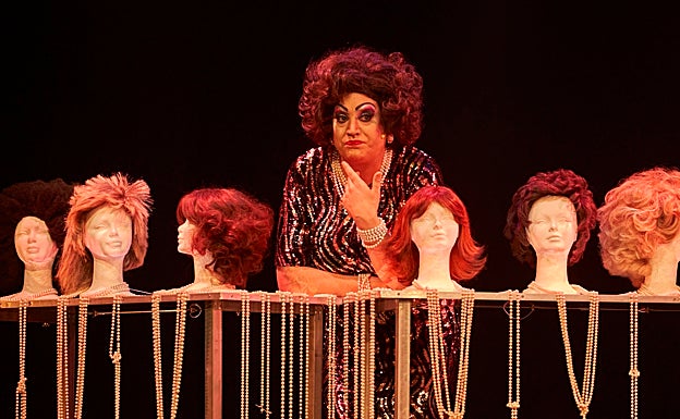 'Champán por las tetas', montaje con el que se estrena en la Feria Teatro Consentido