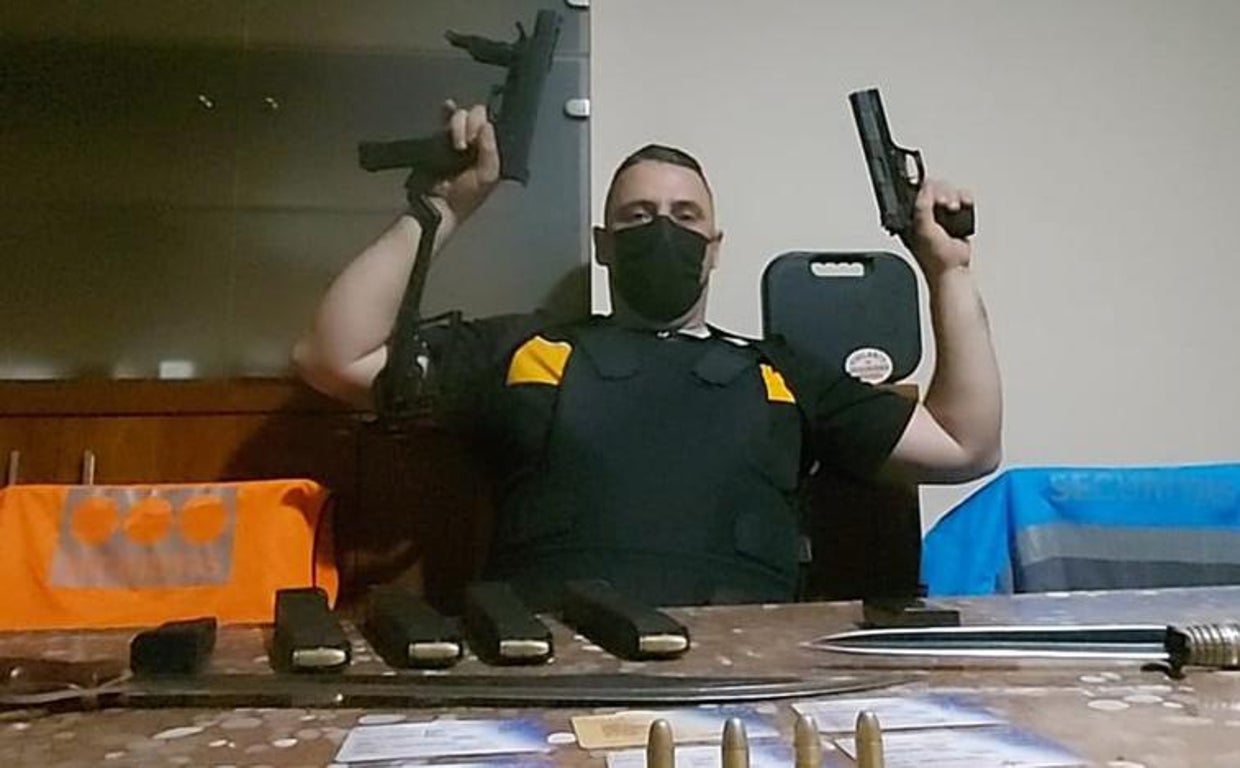 Una imagen de Marin Eugen, con la que amenazó a sus compañeros