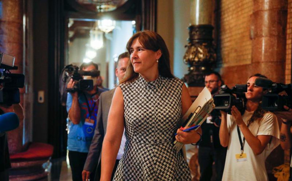 Borràs, en los pasillos del Parlamento catalán