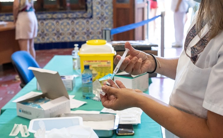 Viruela del mono: la Comunidad Valenciana ya cita a pacientes de riesgo para la vacuna