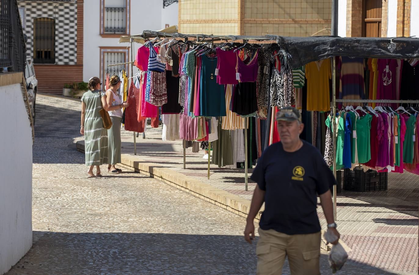 Reportaje gráfico sobre la situación de la población onubense de Berrocal transcurridos 18 años desde que sufriera un devastador incendio que afectó a su principal sustento económico