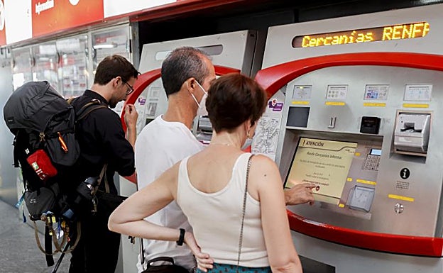 Comienza el plazo para solicitar los abonos gratuitos o con descuentos de Renfe: estos son los pasos a seguir