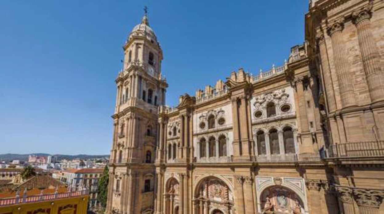 El Obispado estudia colectas y suscripciones para recaudar fondos para los tejados de la Catedral de Málaga