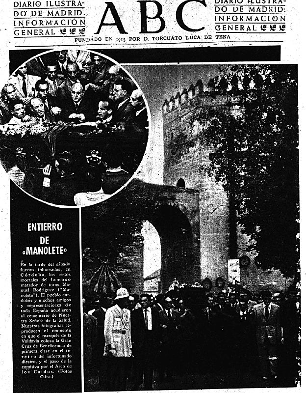 Portada de ABC con el entierro de Manolete en Córdoba; en la imagen grande, el féretro pasa bajo el arco de la Malmuerta