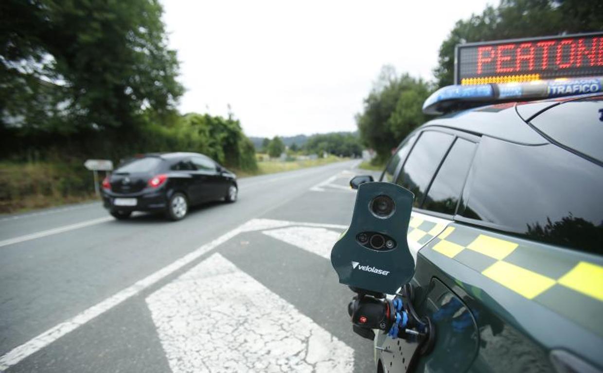 Imagen de los nuevos radares incorporados en el propio vehículo de la Guardia Civil