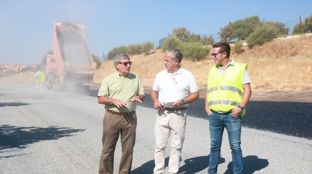 El Ayuntamiento de Córdoba adecenta 250 plazas de aparcamiento en la Asomadilla