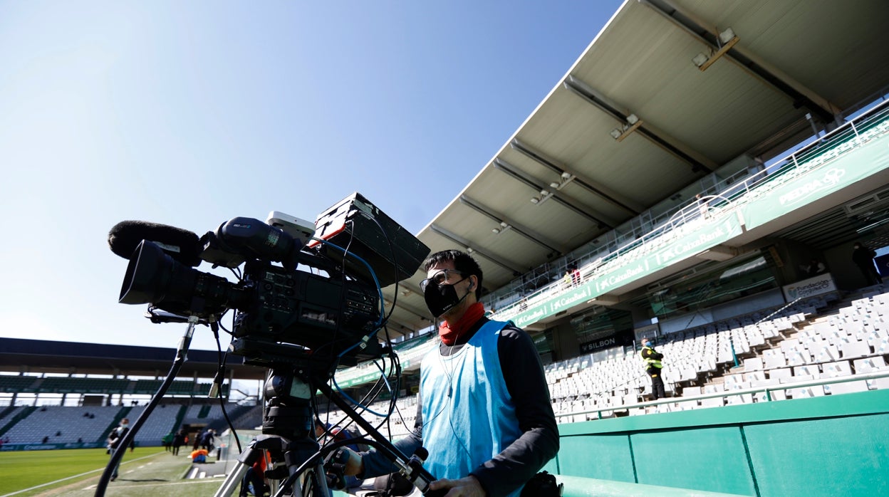 Horario y dónde ver por televisión el Córdoba CF - Unionistas de Salamanca