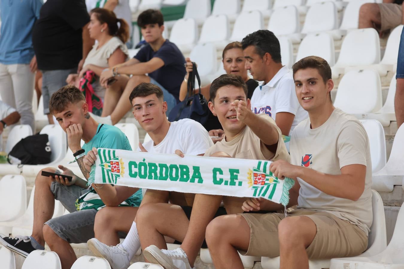 El ambiente en las gradas en el Córdoba CF - Unionistas, en imágenes