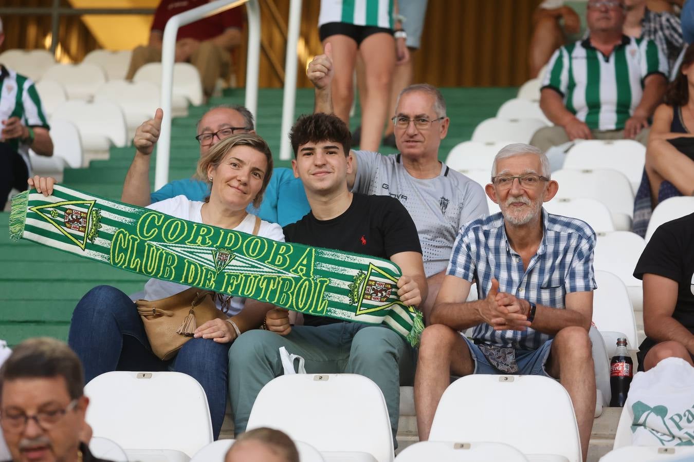 El ambiente en las gradas en el Córdoba CF - Unionistas, en imágenes