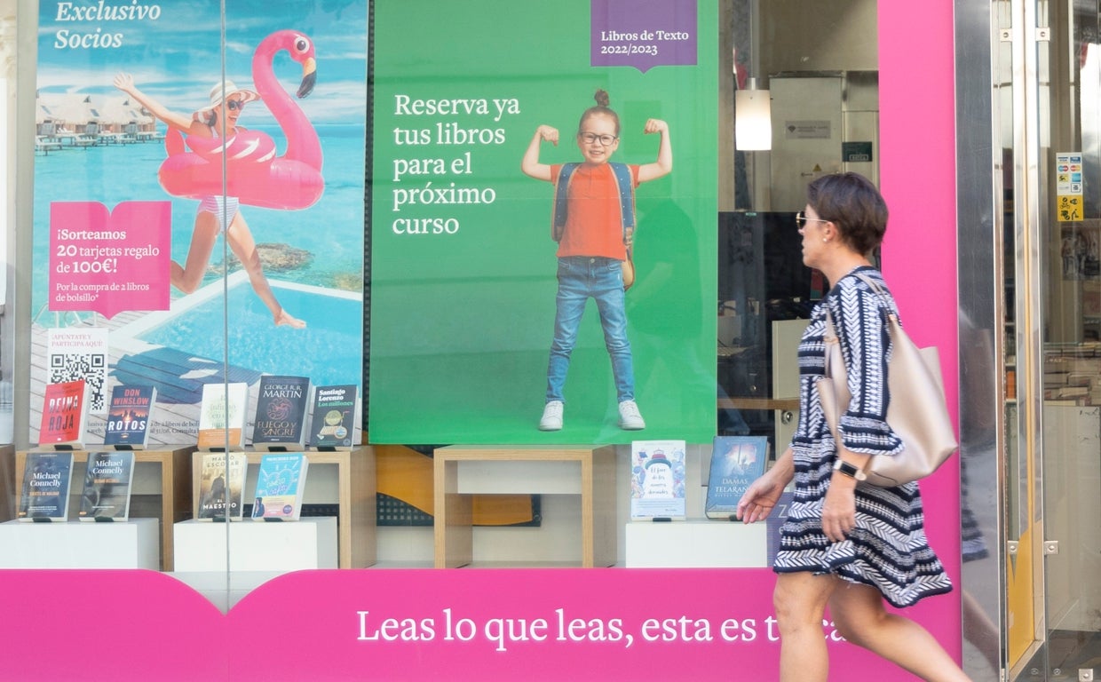 Cartel de una librería vallisoletana en la que se oferta la reserva de libros