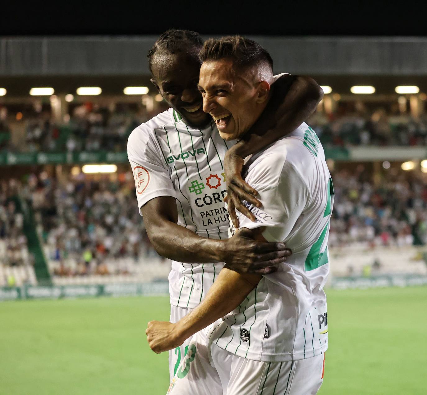 La alegría de la goleada del Córdoba CF a Unionistas, en imágenes