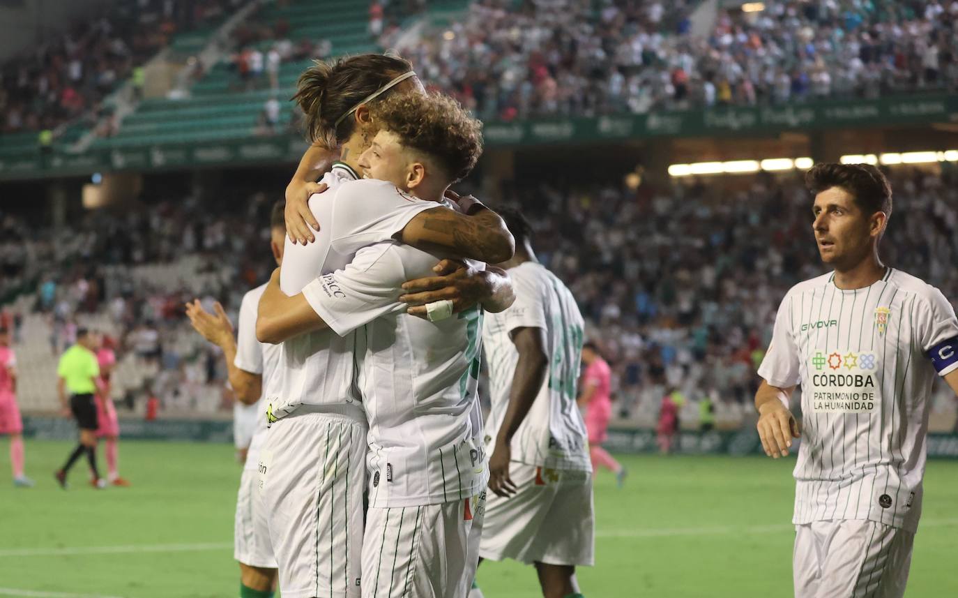La alegría de la goleada del Córdoba CF a Unionistas, en imágenes