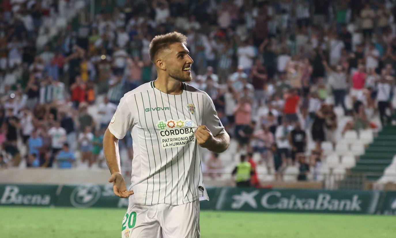 La alegría de la goleada del Córdoba CF a Unionistas, en imágenes