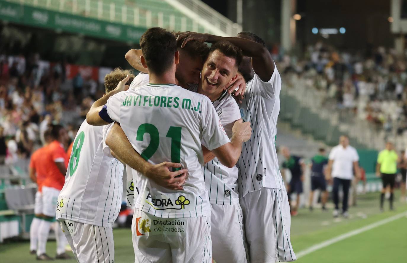 La alegría de la goleada del Córdoba CF a Unionistas, en imágenes