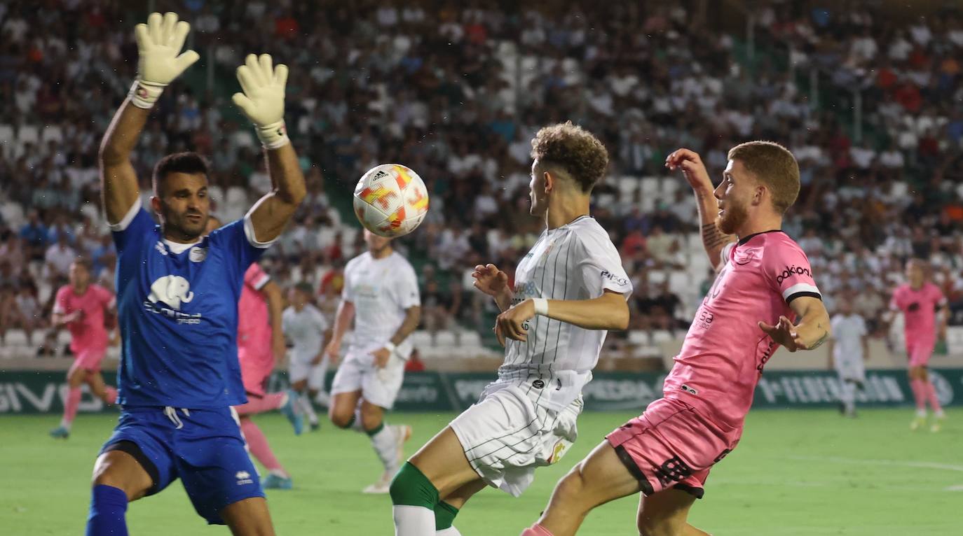 La alegría de la goleada del Córdoba CF a Unionistas, en imágenes