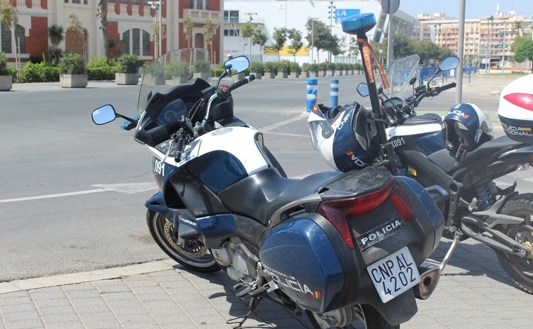 Un vídeo anónimo permite detener a una joven por conducir una moto robada sin carnet en Valencia