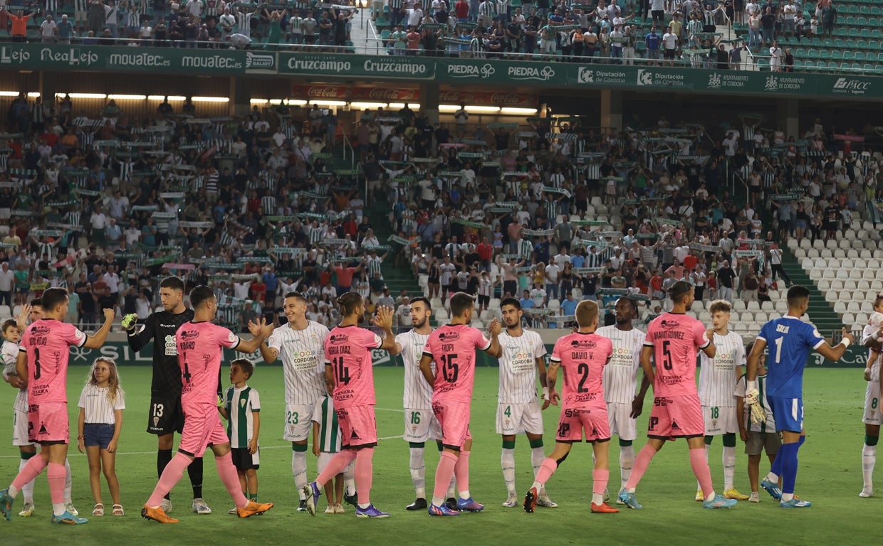 Córdoba y Unionistas de Salamanca  en la primera jornada de Primera RFEF