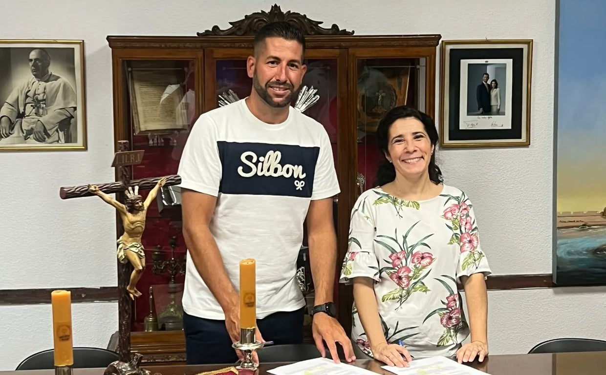 Firma del contrato entre la banda y la hermandad del Amor